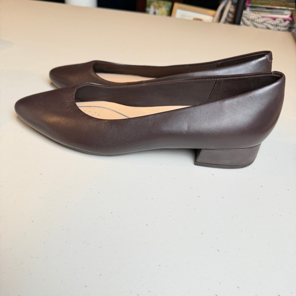 Easy Spirit Women Low Block Heel 10M Pointed Toe Pumps Brown Leather Office - Picture 5 of 8